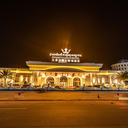 Dynasty Casino Hotel Bavet Buitenkant foto