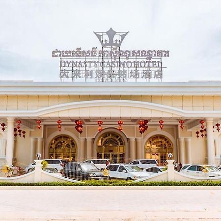 Dynasty Casino Hotel Bavet Buitenkant foto