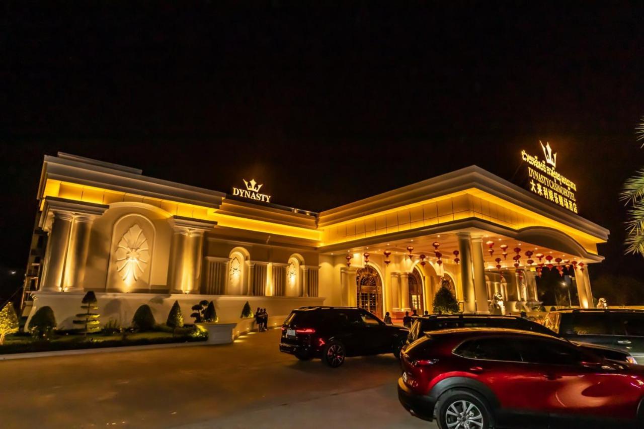 Dynasty Casino Hotel Bavet Buitenkant foto