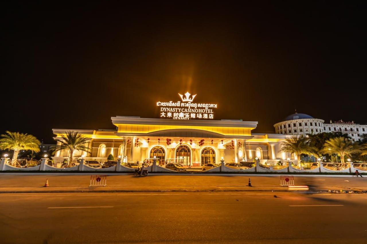 Dynasty Casino Hotel Bavet Buitenkant foto