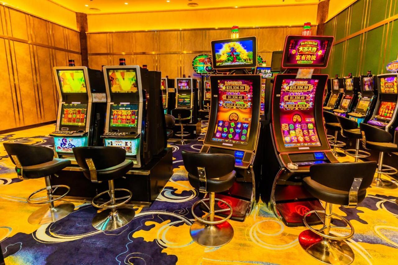 Dynasty Casino Hotel Bavet Buitenkant foto