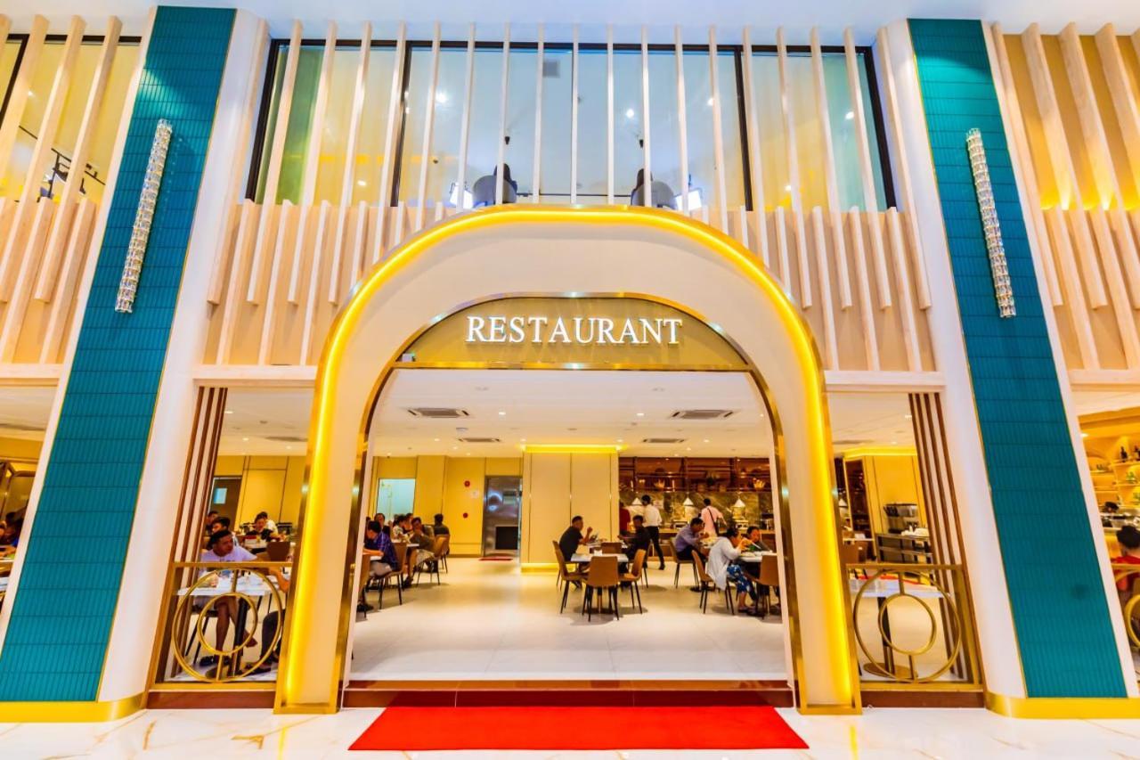 Dynasty Casino Hotel Bavet Buitenkant foto